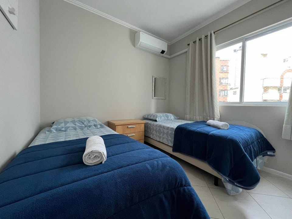 Bed, Bedroom, towels, air conditioner