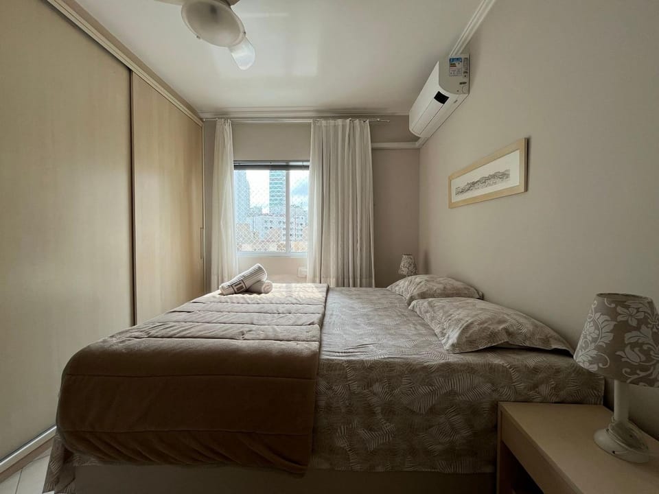 Bed, Bedroom, air conditioner