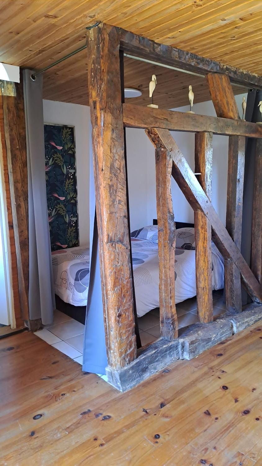 Bed, Photo of the whole room