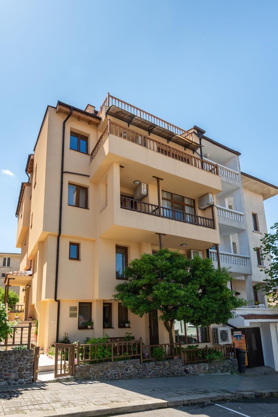 Property building, Facade/entrance