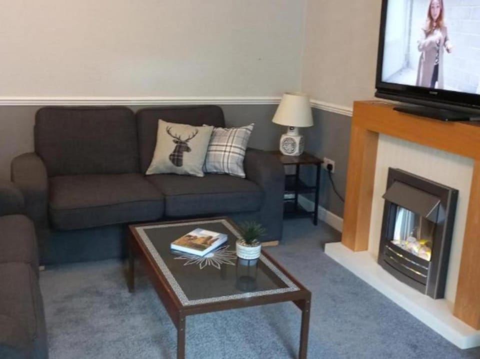 Communal lounge/ TV room