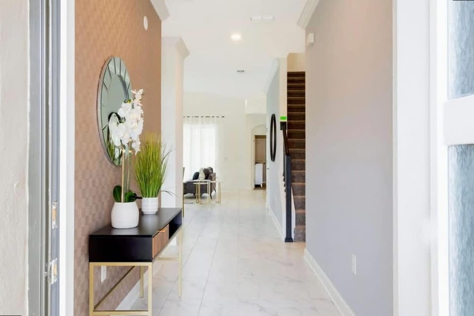 Stunning Family Friendly 5 Bd w/ Pool Close to Disney @ Storey Lake 4242 Villa in Kissimmee