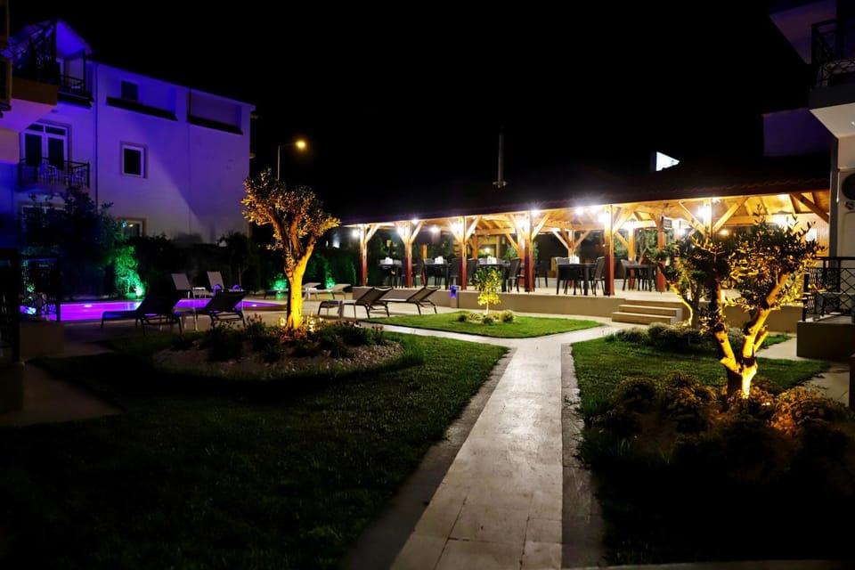 Restaurant/places to eat, Garden