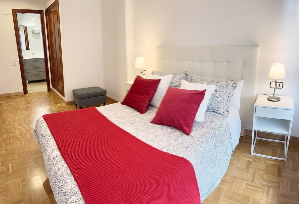 Bed, Photo of the whole room