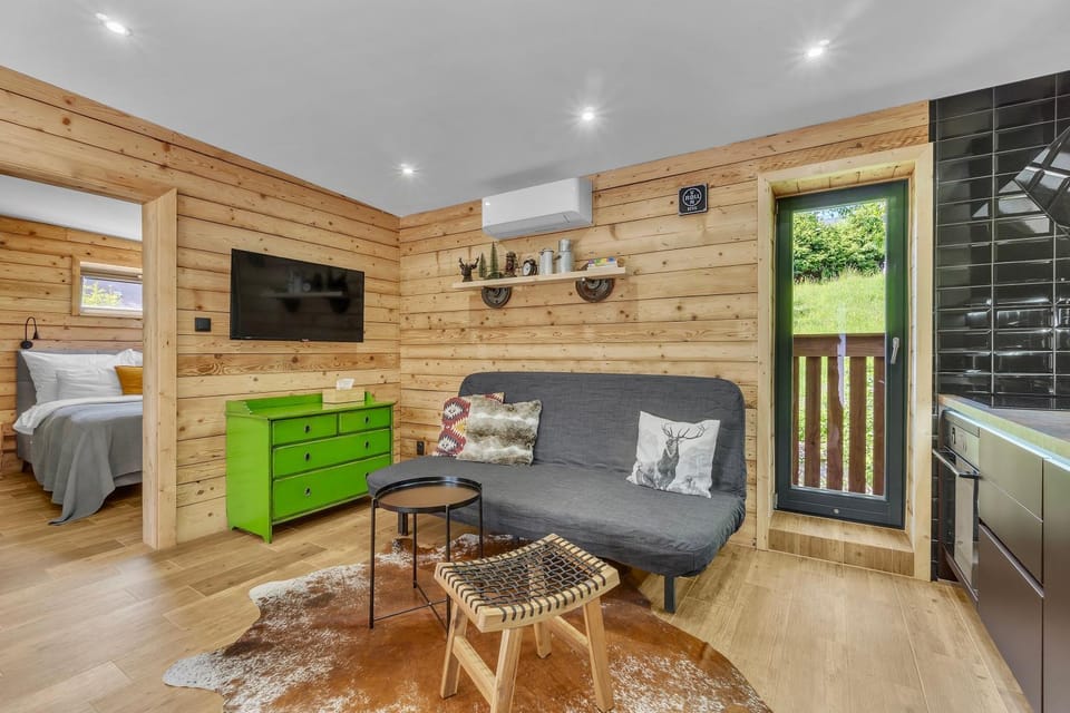 TV and multimedia, Living room, Photo of the whole room, Seating area
