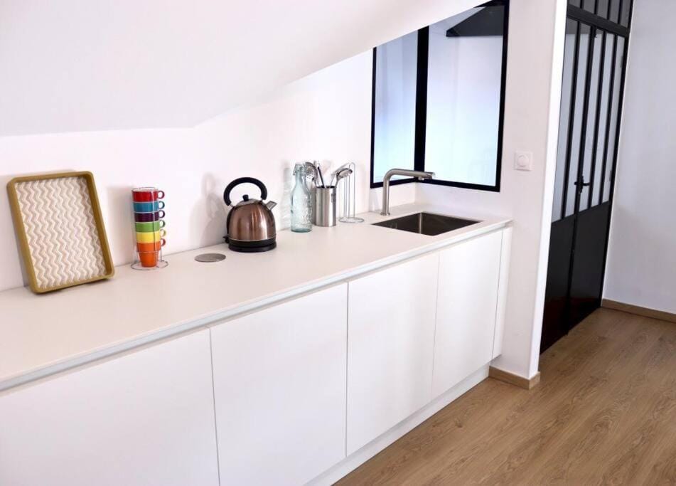 Coffee/tea facilities, kitchen