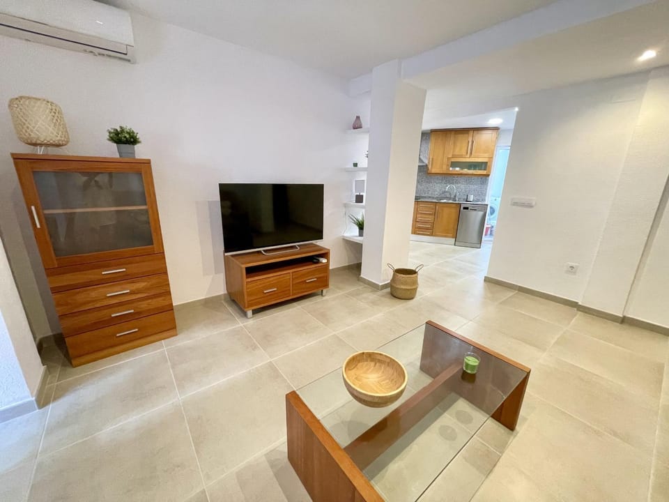 TV and multimedia, Living room, Dining area