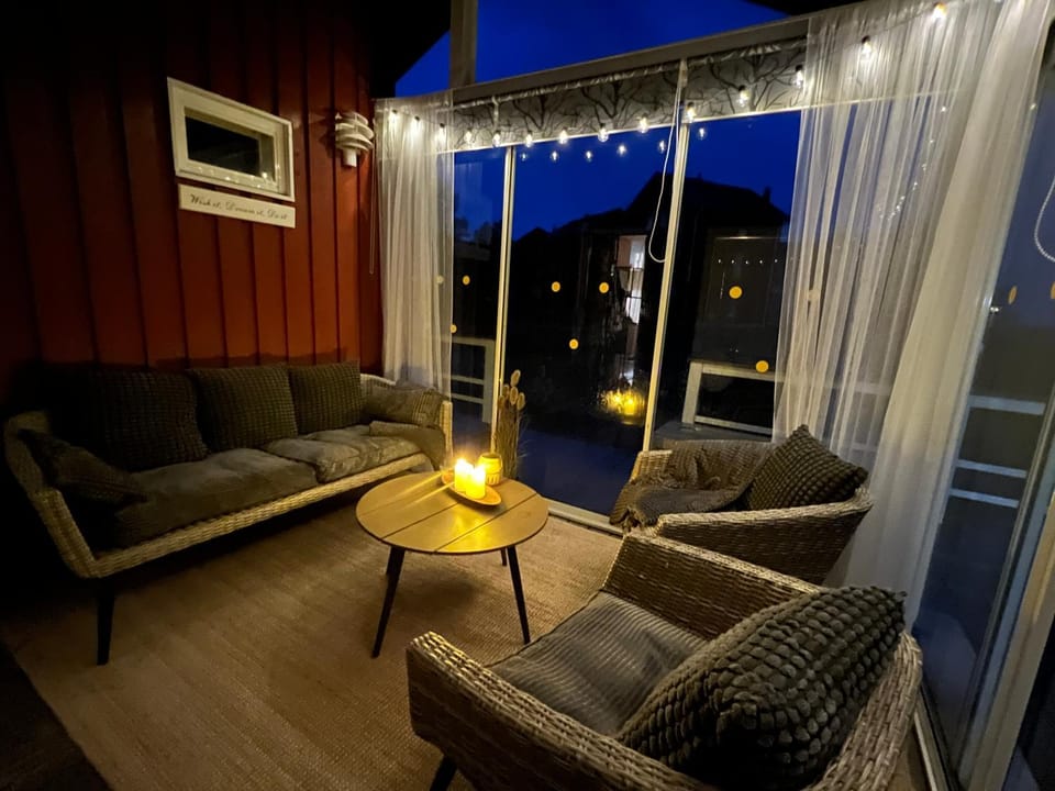 Balcony/Terrace, Seating area, Autumn