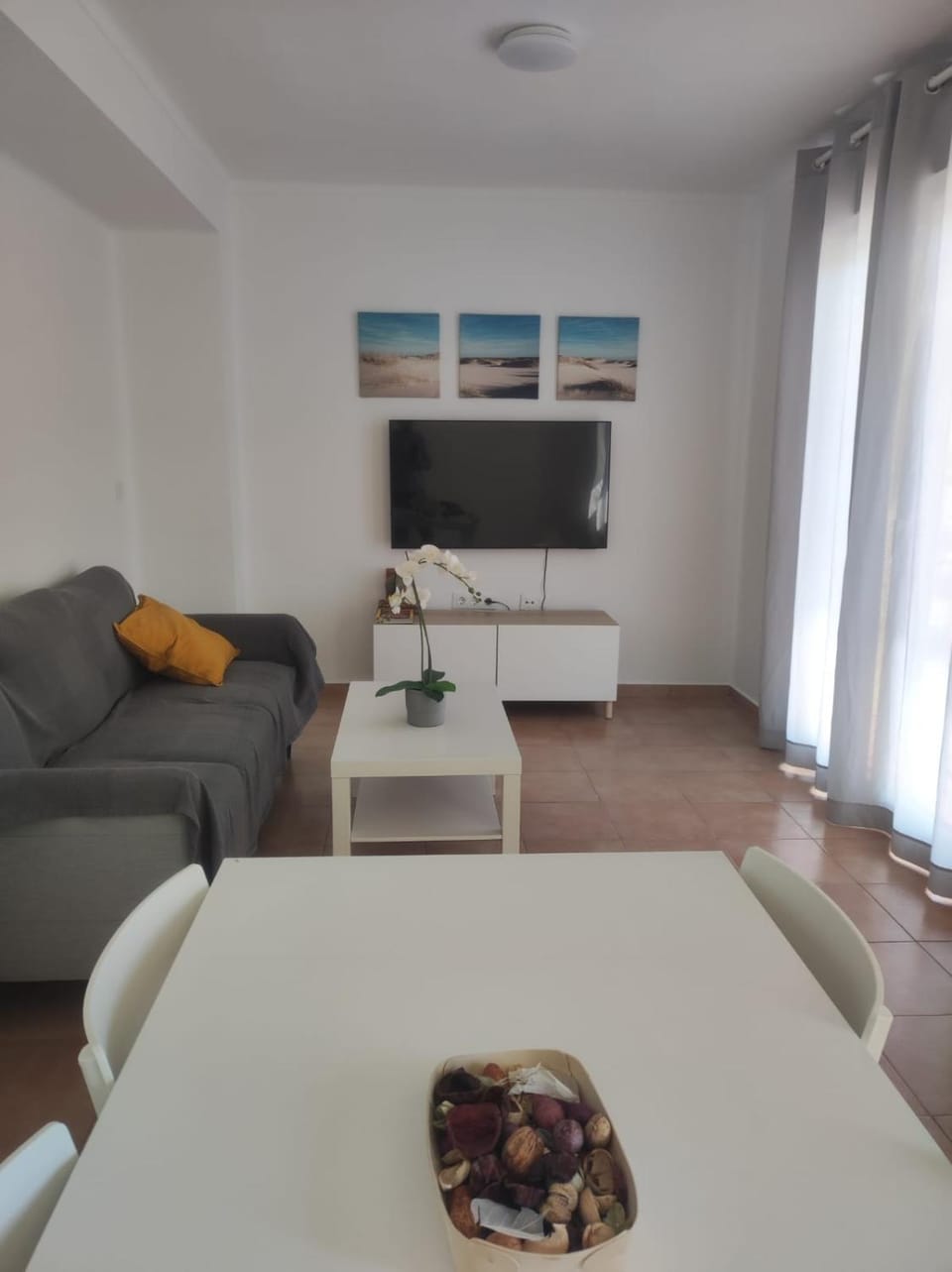Communal lounge/ TV room