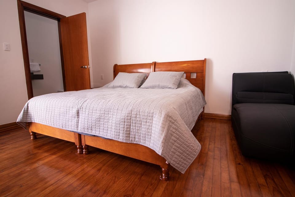 Photo of the whole room, Bedroom