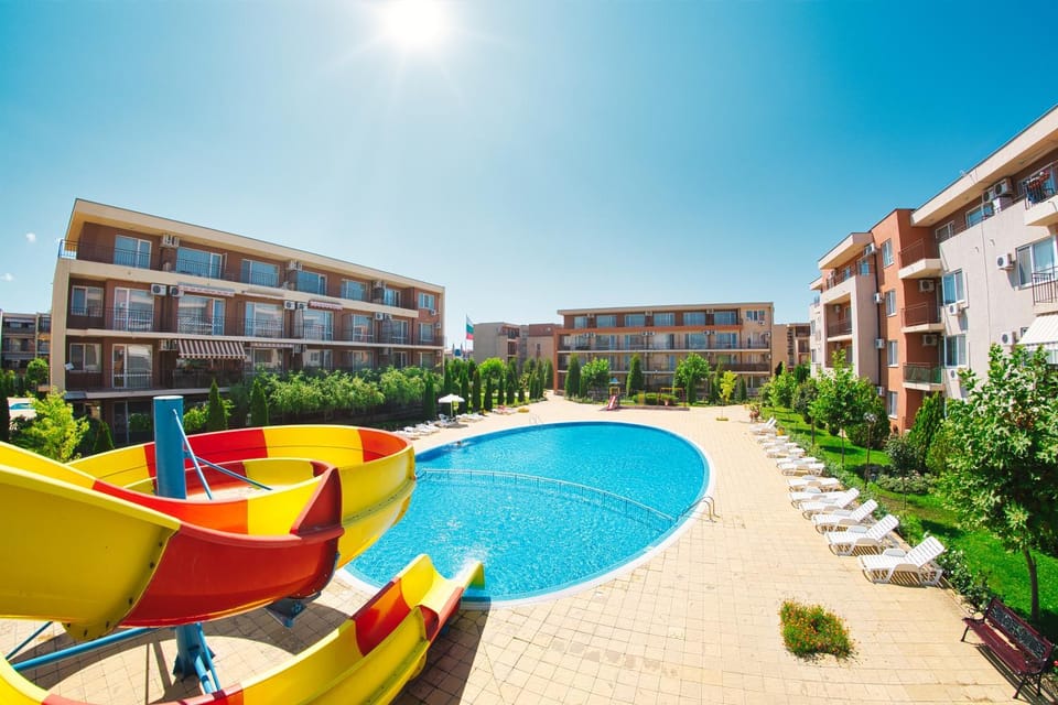 Garden, Swimming pool, Sports