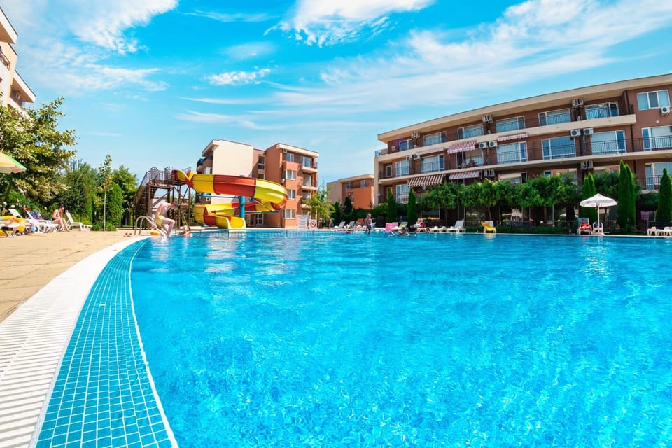 Pool view, Swimming pool