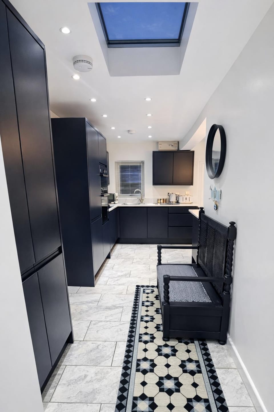 Kitchen or kitchenette, oven
