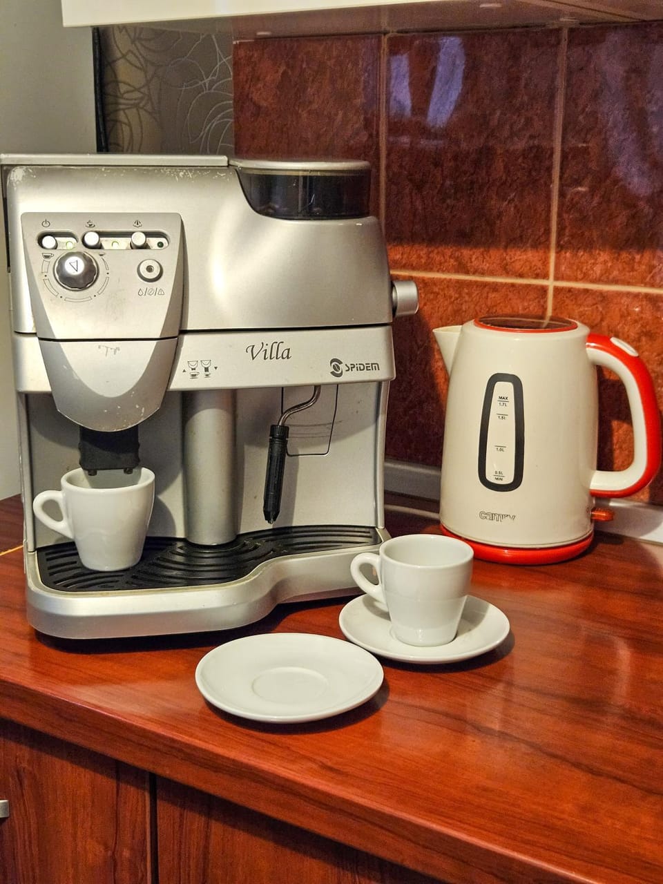 Coffee/tea facilities, Kitchen or kitchenette, Communal kitchen, Internal: Not applicable to any particular room