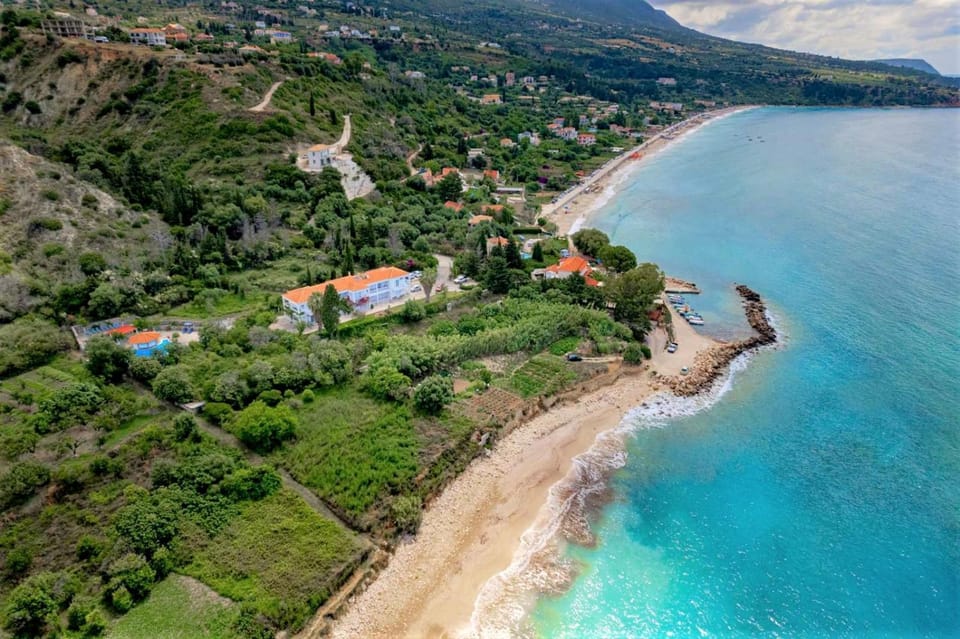 Property building, Nearby landmark, Natural landscape, Bird's eye view, Swimming pool