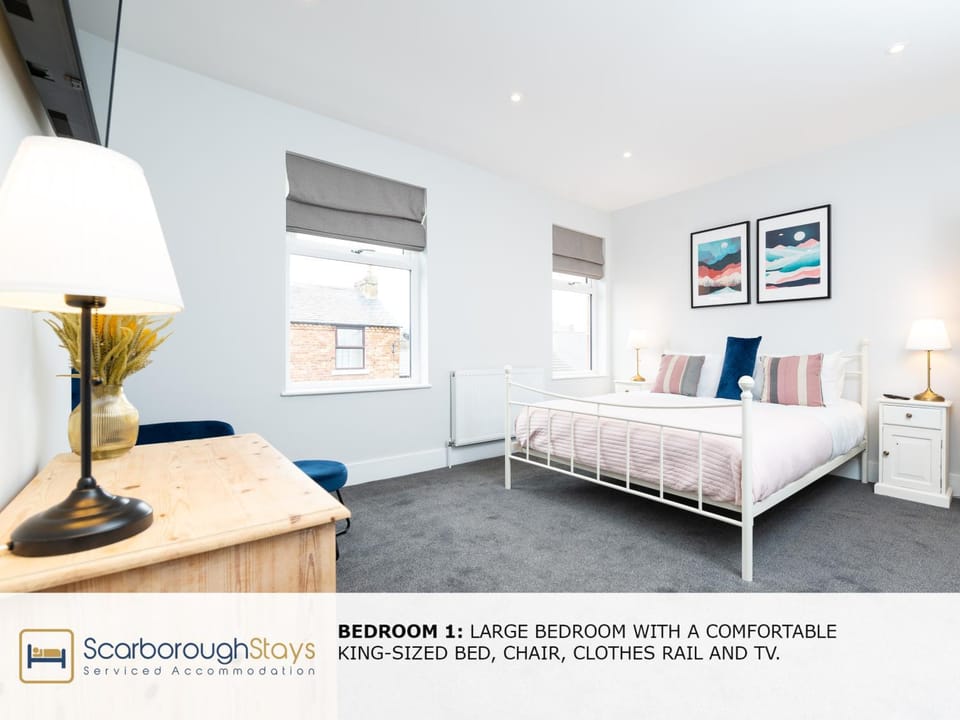 Photo of the whole room, Bedroom