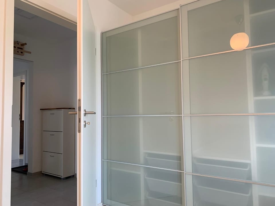Bedroom, wardrobe