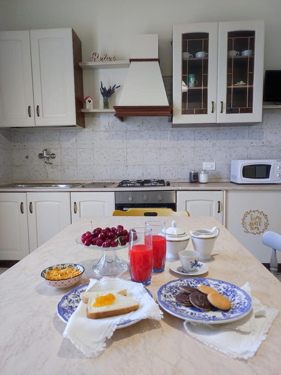 Dining area, Food, Breakfast