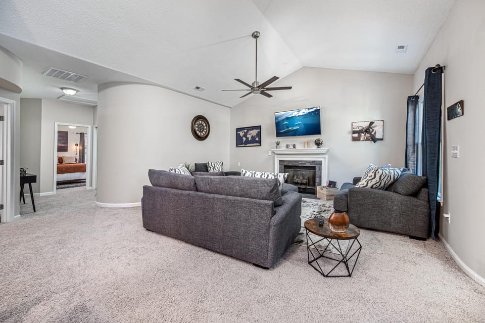 Cozy Industrial Kildaire Farms Home- near Downtown Apartment in Cary
