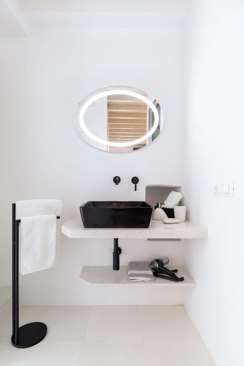 Bathroom, towels