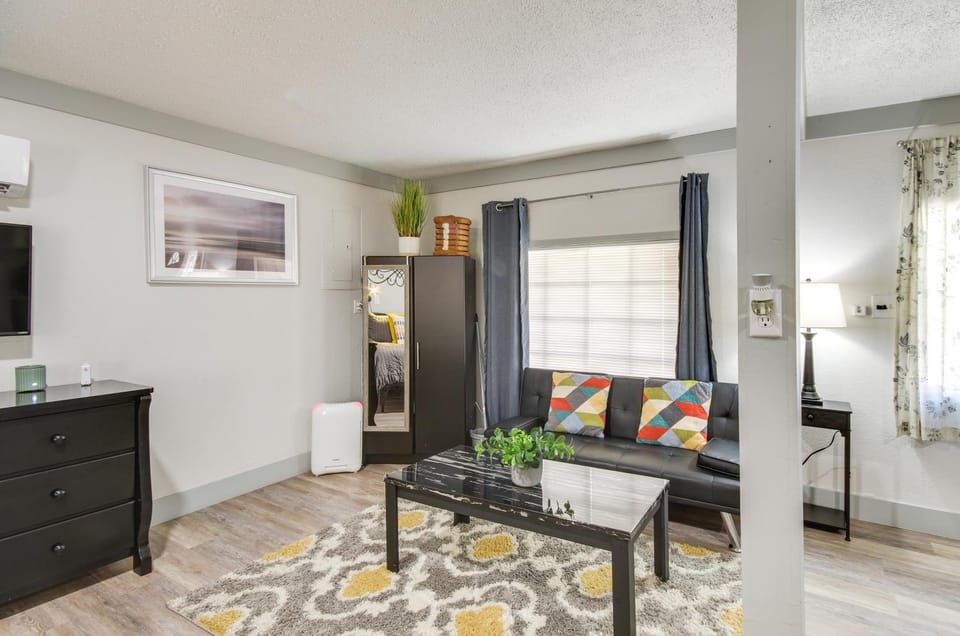 Greenwood Studio Cottage < 1 Mi to Downtown! Apartment in Mississippi