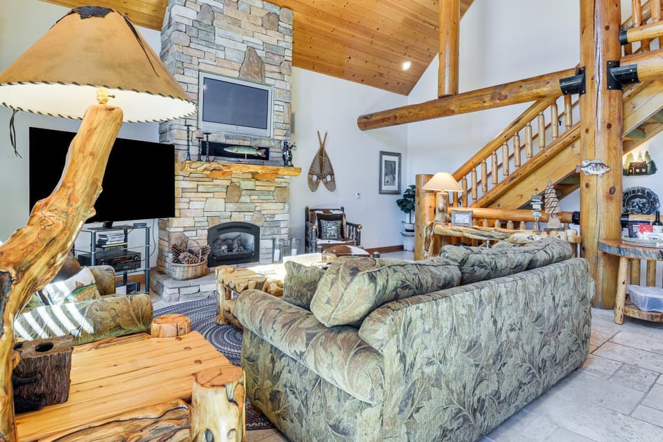 2 Cabins Group and Family Getaway in Arnold! Cabin in Arnold