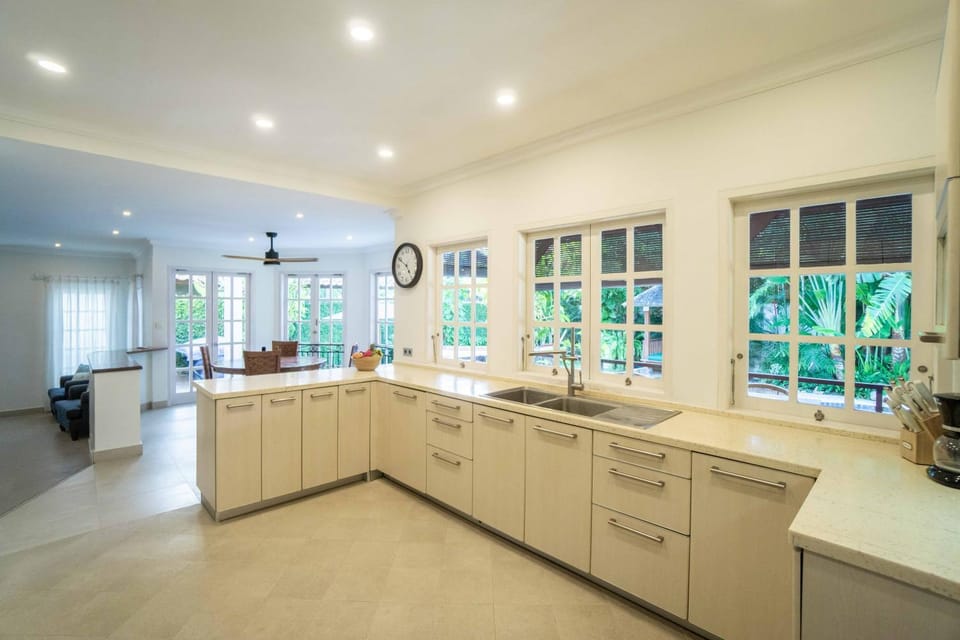 Palm Villa A Paradise for Families and Friends in Sanur Villa in Denpasar