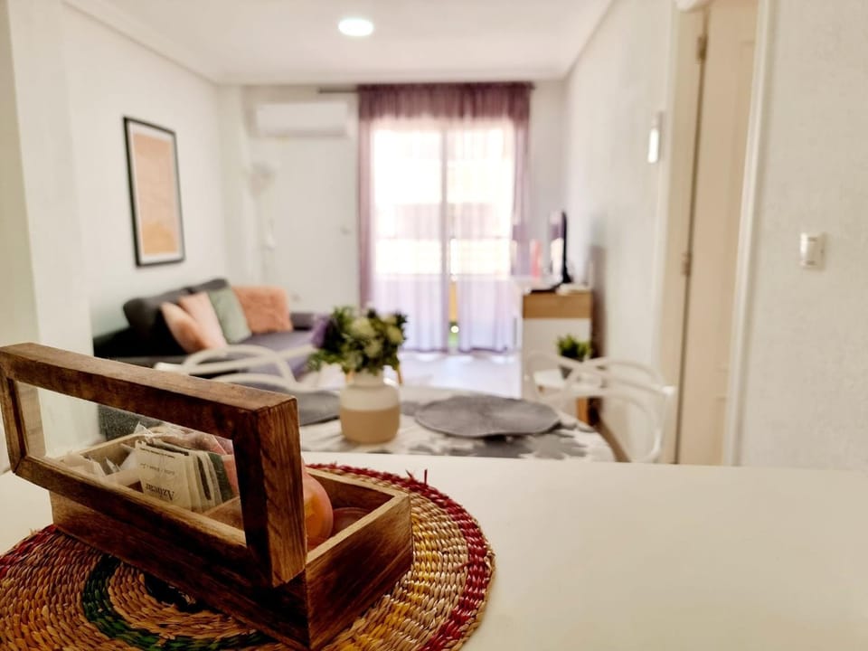 Restaurant/places to eat, Living room