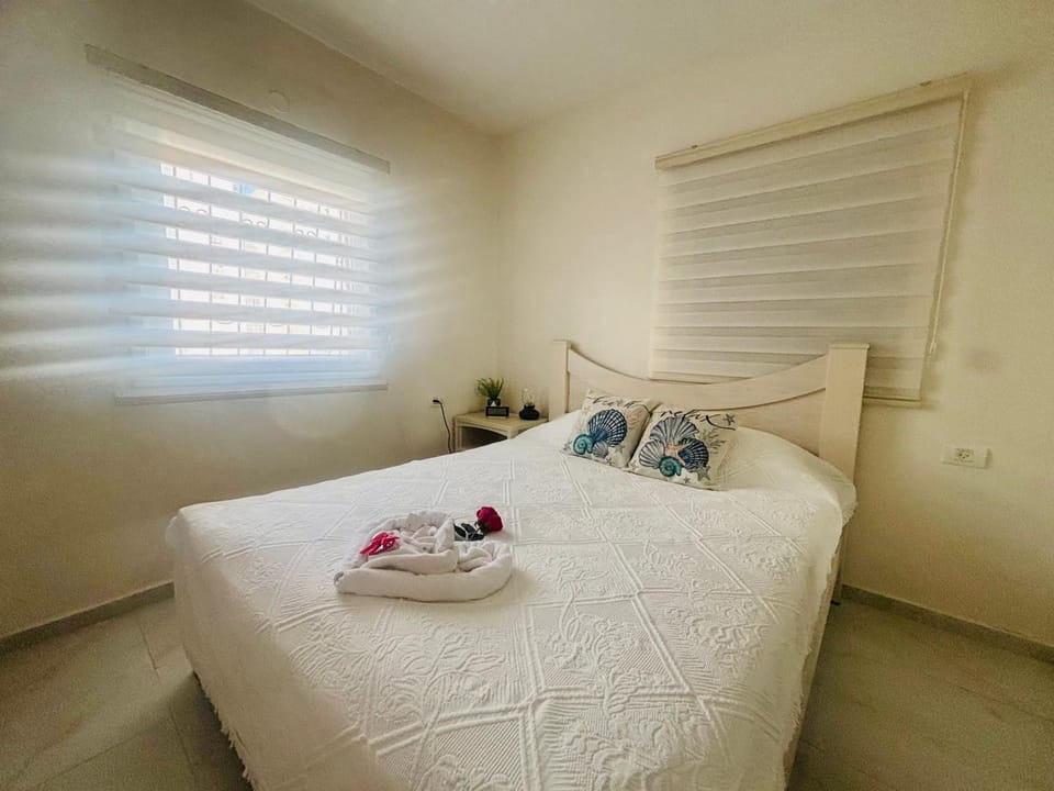 Beachfront Studio, fully equipped Apartment in Netanya