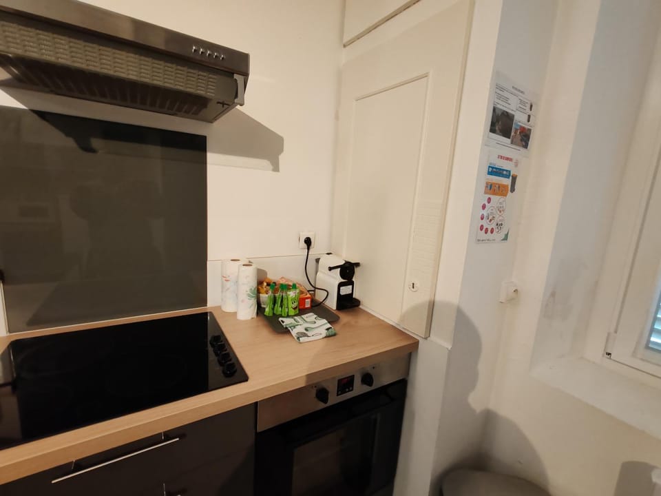 Coffee/tea facilities, Kitchen or kitchenette, pet friendly, stove