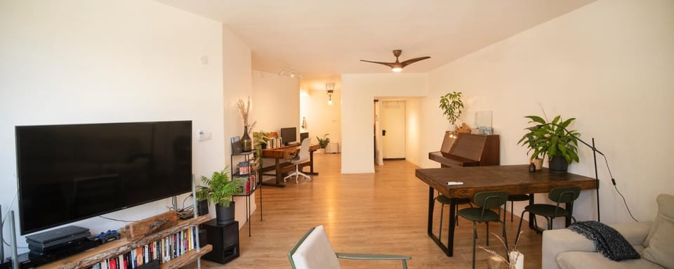 TV and multimedia, Living room, Dining area, Evening entertainment
