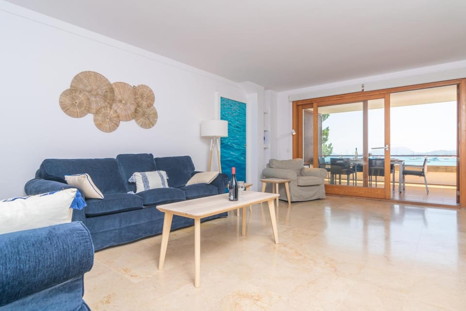 Living room, Sea view