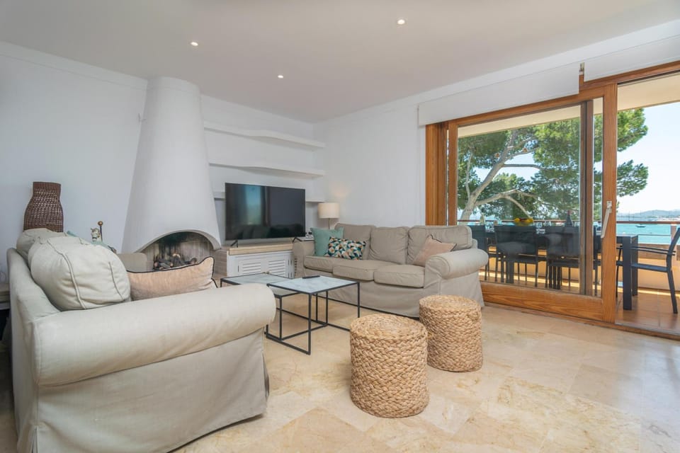 Living room, Sea view