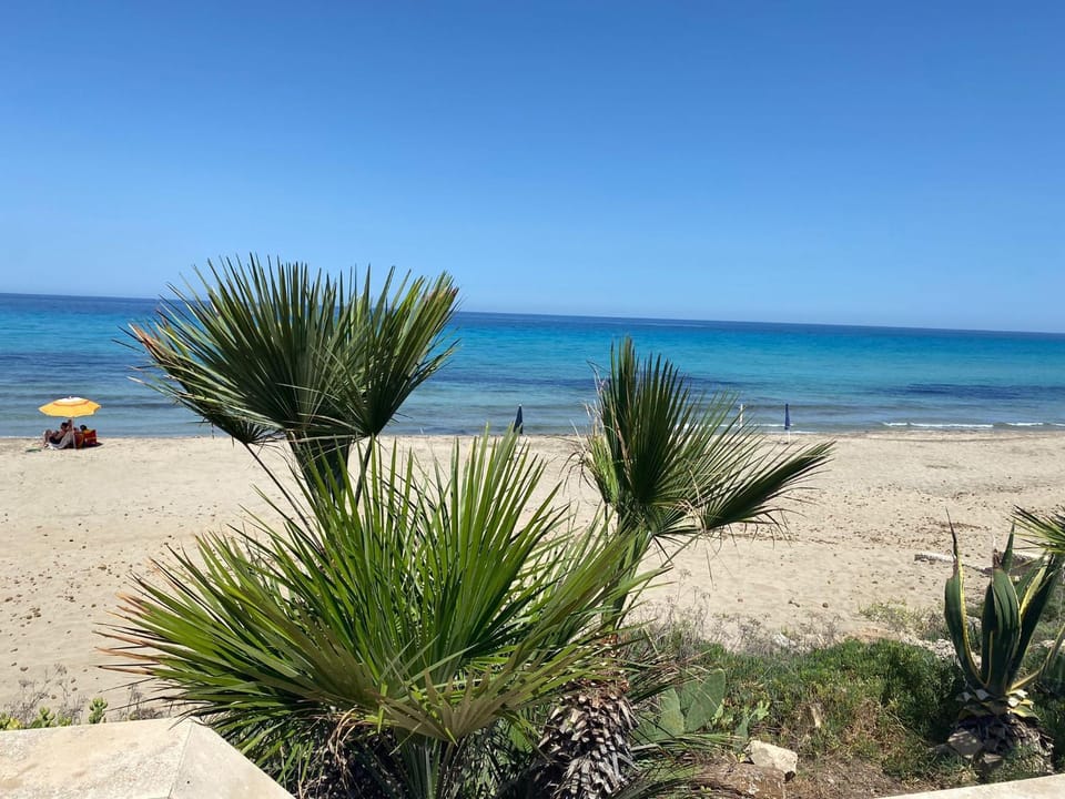 Dimora Elma casa sulla spiaggia fronte mare a San Lorenzo vicino Marzamemi Villa in Sicily