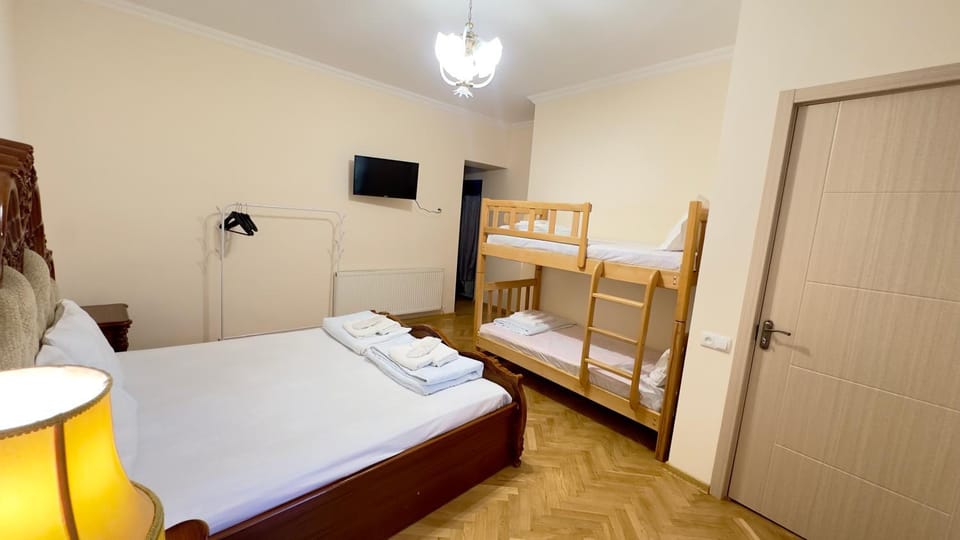 TV and multimedia, Photo of the whole room, Bedroom, bunk bed