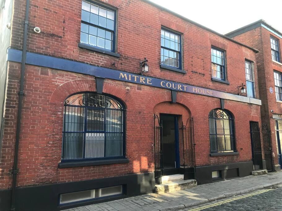 Property building, Facade/entrance
