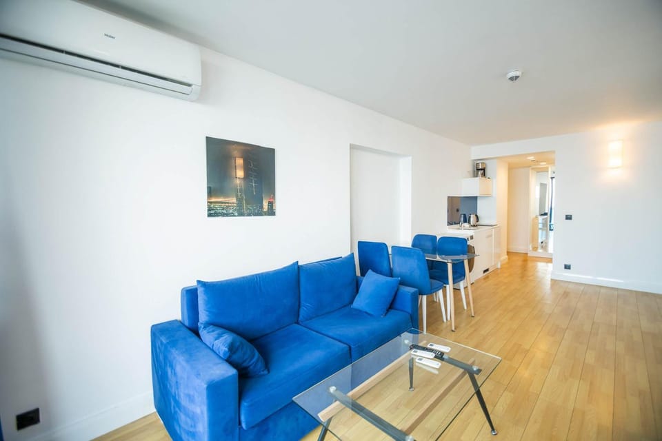 Lovely 2BR Apartment near by Sea Apartment in Batumi
