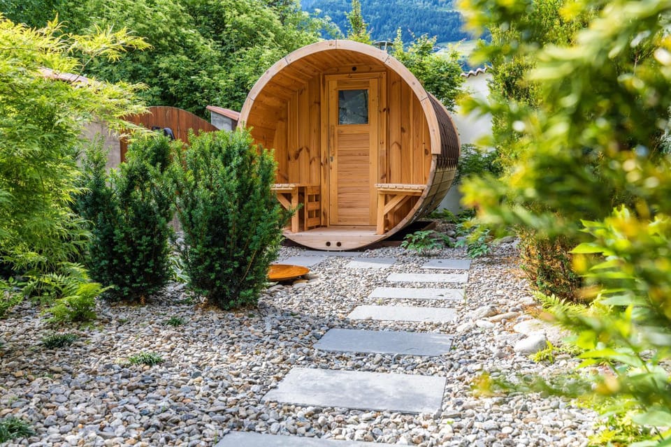 Garden, Sauna, Sauna, Spa and wellness centre/facilities