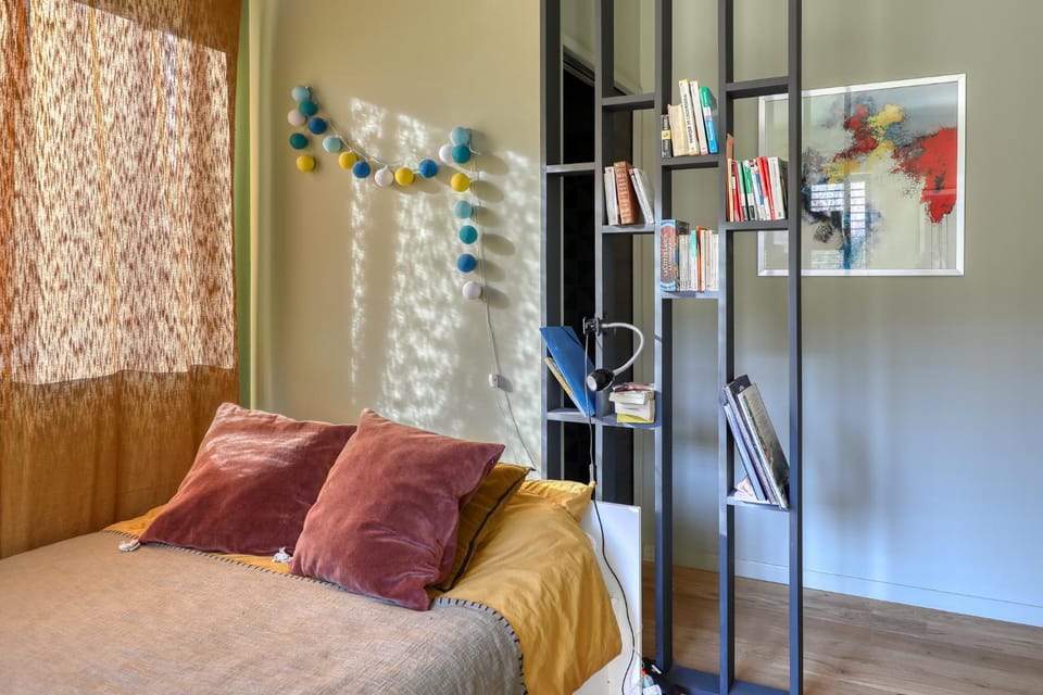 Bed, Photo of the whole room, Bedroom