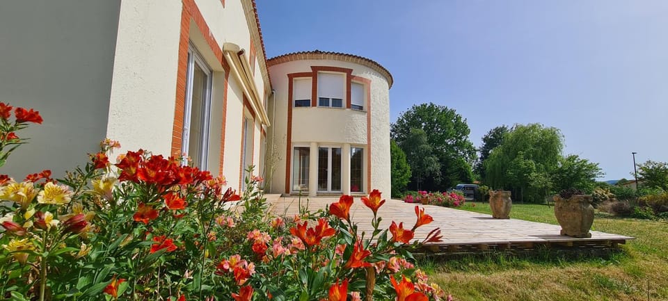 Property building, Garden