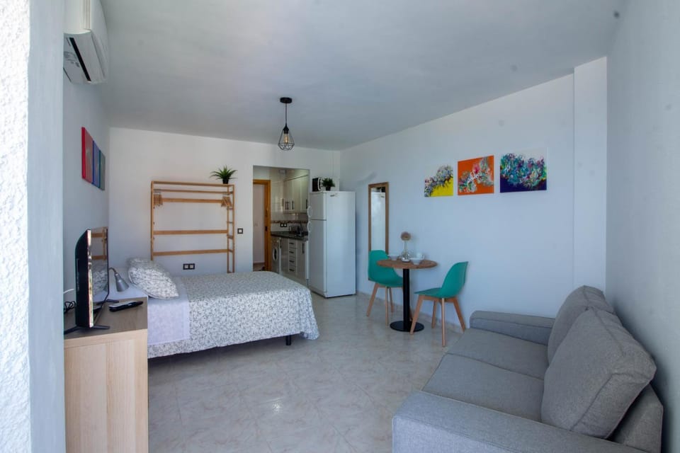 Larios Dos 504. Estudio con vistas al mar cerca de la playa Apartment in Axarquía