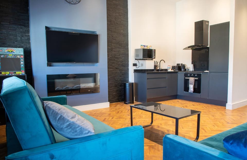 TV and multimedia, Living room, Lounge or bar, Seating area