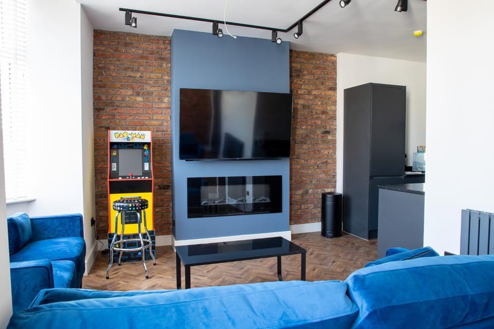TV and multimedia, Living room, Seating area