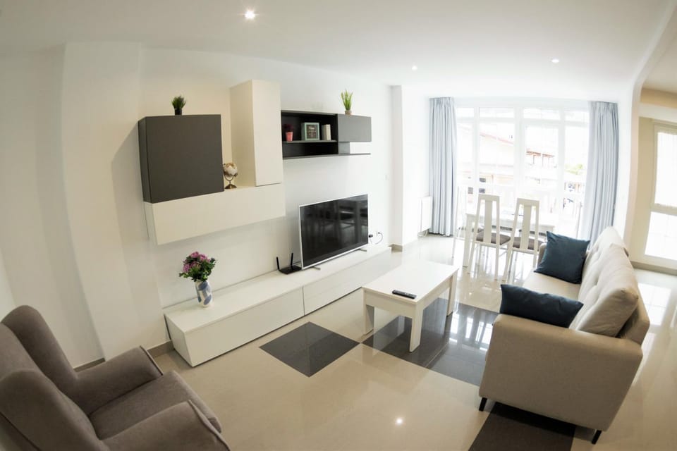 TV and multimedia, Living room, locker