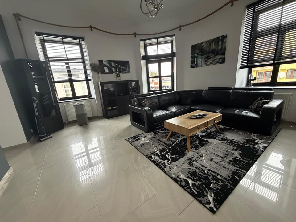 Apartamenty Łuczkowskiego z widokiem na Stary Rynek i Studnie 1 102m2 Apartment in Poland
