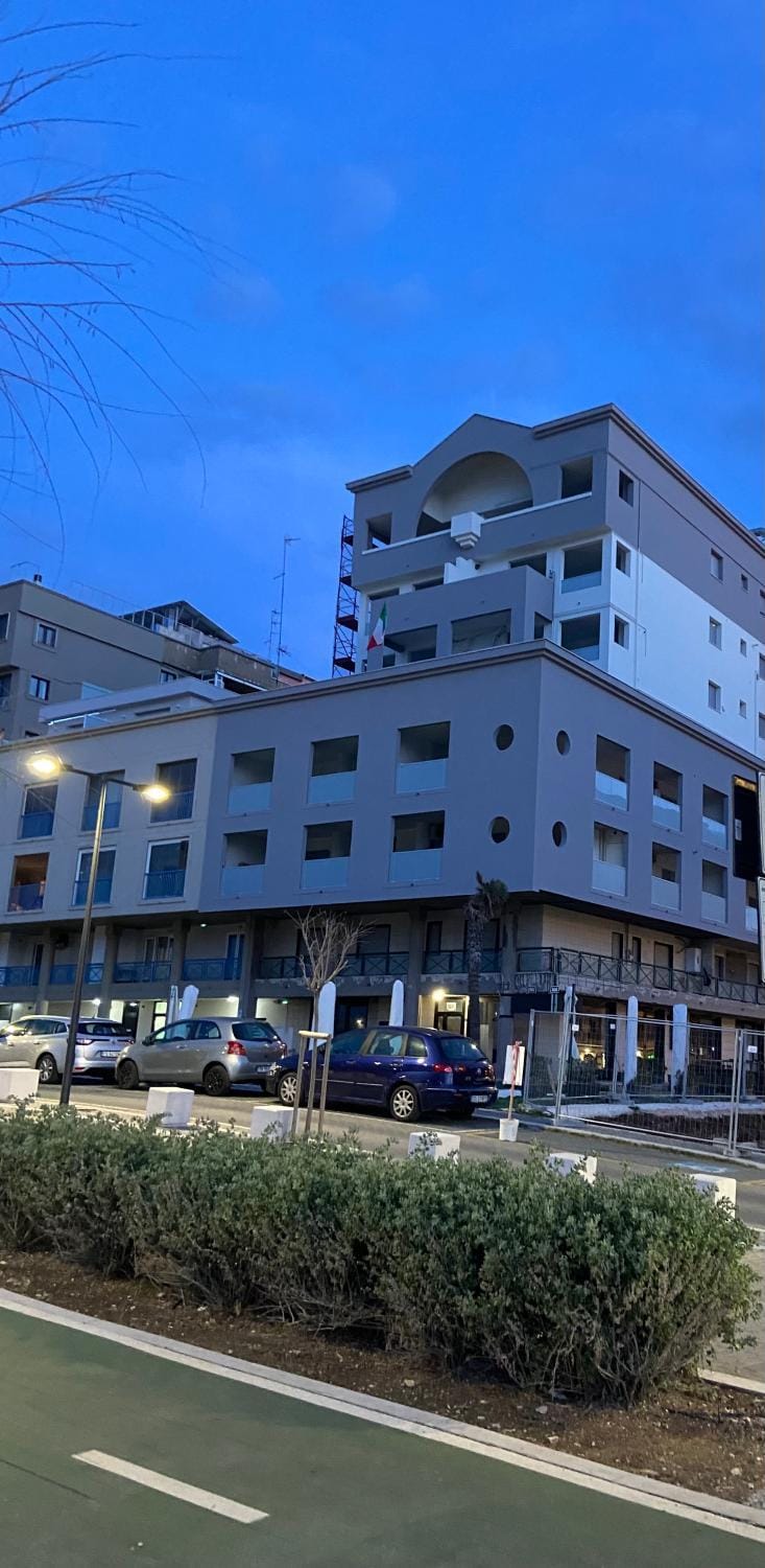 Property building, Restaurant/places to eat, Parking