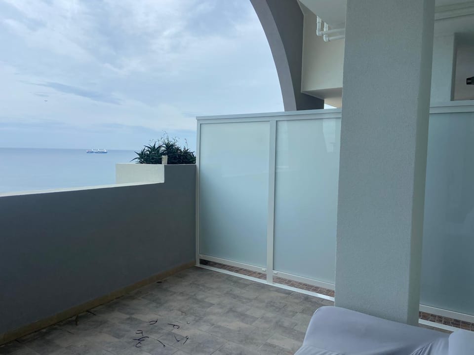 View (from property/room), Balcony/Terrace, Sea view