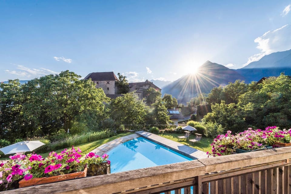 Landmark view, Mountain view, Pool view