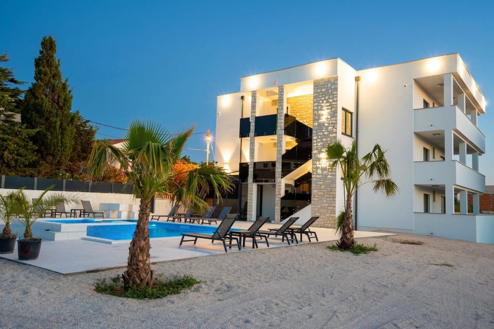 Property building, Swimming pool