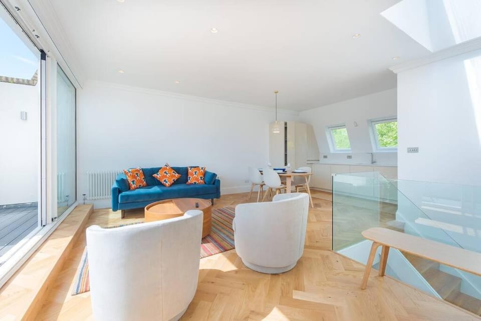 Stunning Two Bed Apartment RH8 Apartment in London Borough of Camden